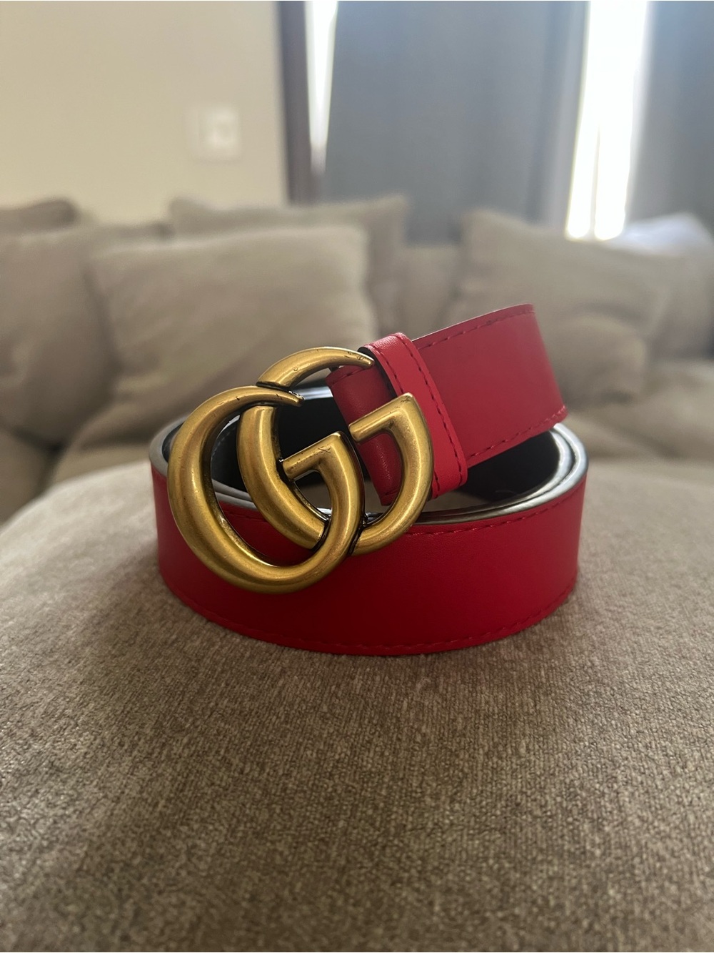 Gucci Red Leather Belt with Antique Gold Double G Buckle - Picture 2 of 6